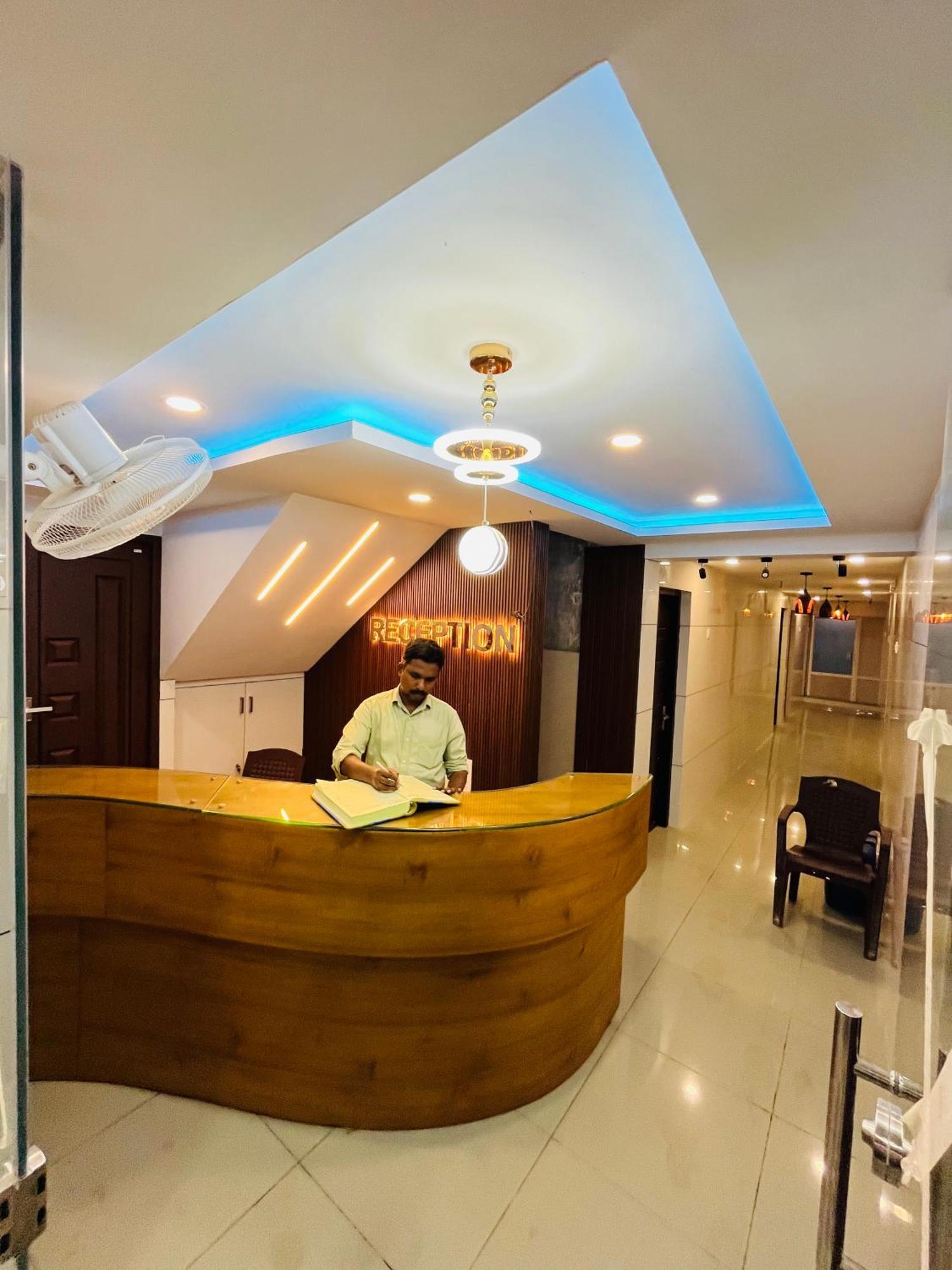 Priya Lodge コージコード エクステリア 写真